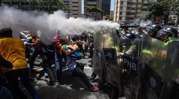 Oposición venezolana denunció que hubo más de 40 heridos por la represión del régimen chavista