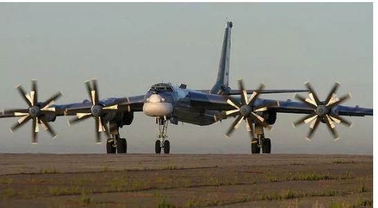 La Fuerza Aérea de los Estados Unidos interceptó a dos bombarderos rusos cerca de Alaska