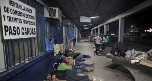 300 migrantes cubanos mantienen su lucha por ingresar a territorio costarricense