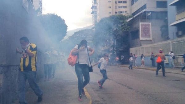 Policía Bolivariana volvió a reprimir a opositores movilizados en Caracas