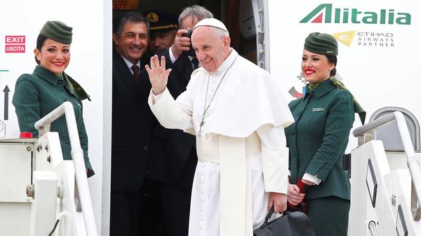 El papa Francisco llegó a Egipto en medio de la tensión por los ataques a cristianos