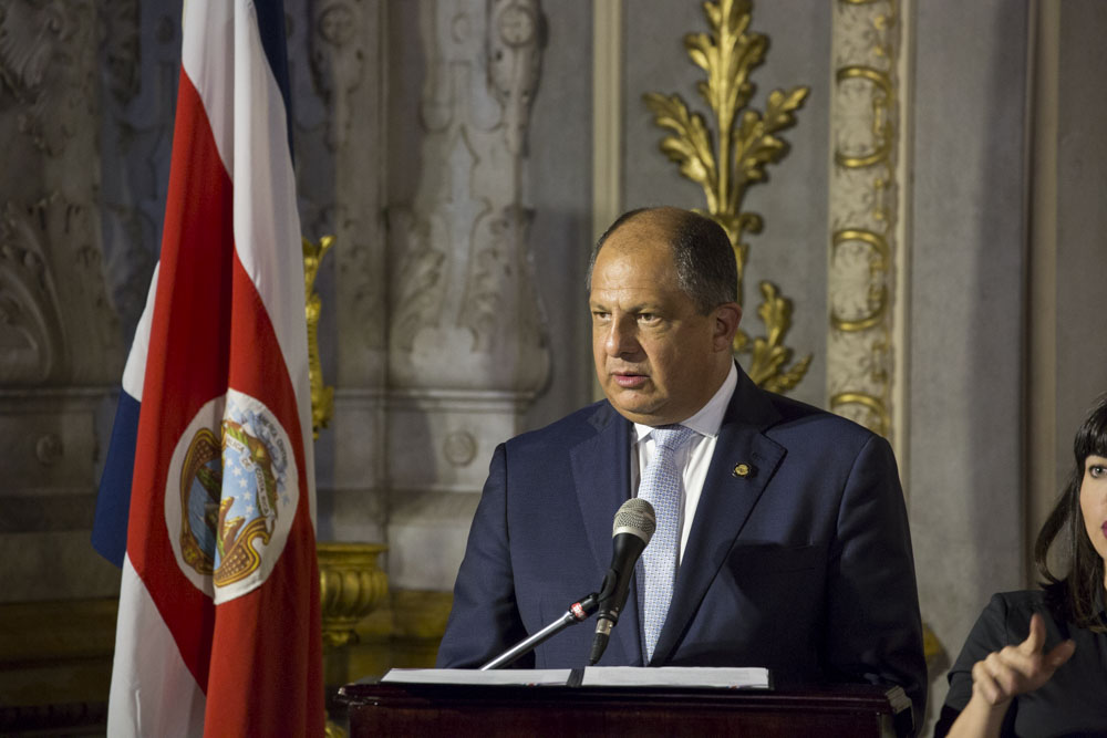 Solís defiende a ministro del MOPT: “pedir renuncias es deporte nacional”