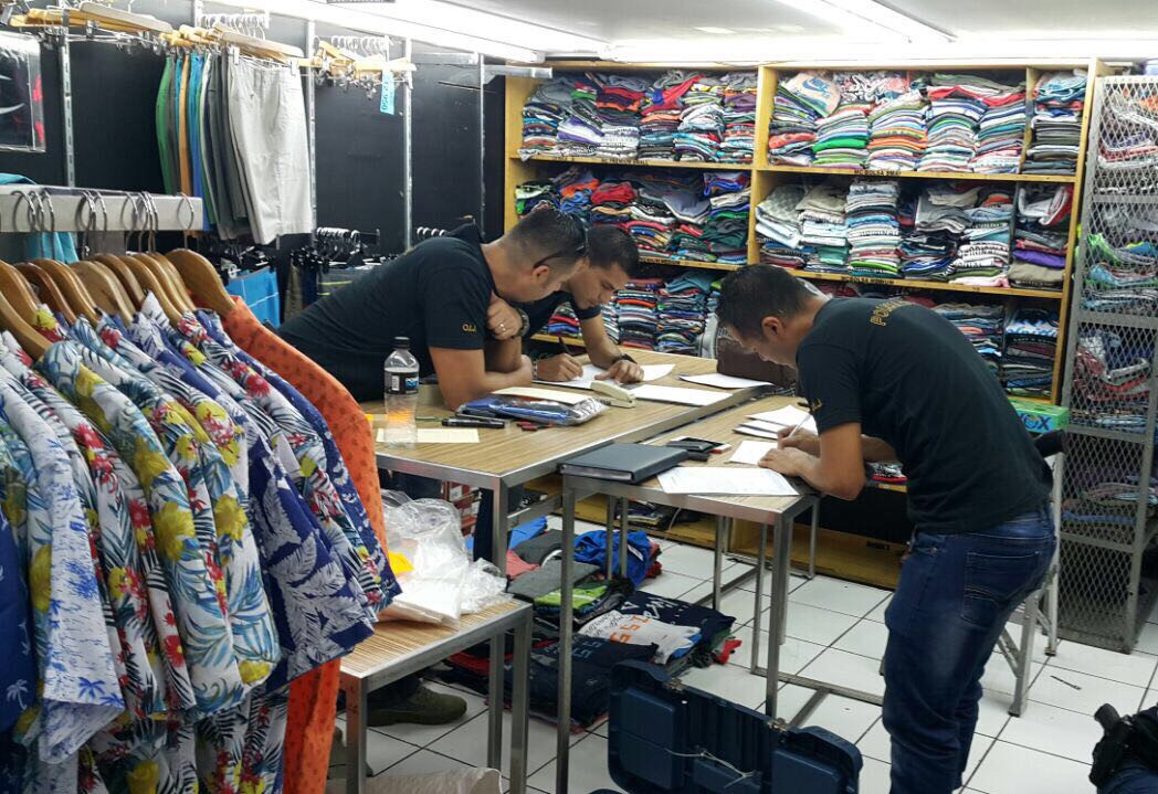 OIJ allanó siete tiendas en San José por vender ropa de marcas falsificadas
