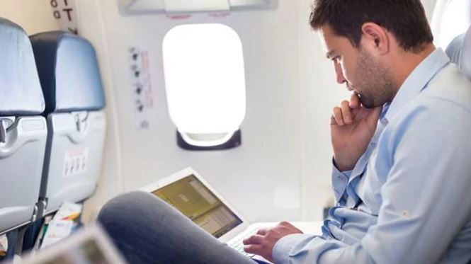 EEUU prohibirá laptops en vuelos provenientes de Europa