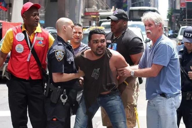 Tragedia en Times Square: identificaron al conductor del auto como Richard Rojas, un ex militar con antecedentes penales