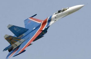 Un «saludo» sobre el mar Negro: un caza ruso voló a 60 metros de un avión de la marina de Estados Unidos