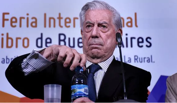 Mario Vargas Llosa: «El Ejército venezolano tiene el control del narcotráfico, la única industria que funciona en el país»