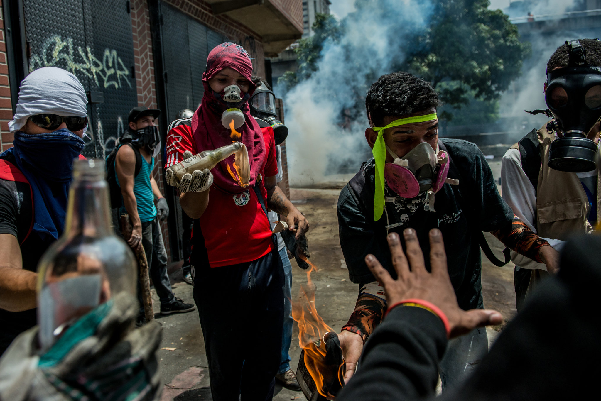 Expresidentes, diputados y empresarios ticos exigen elecciones en Venezuela