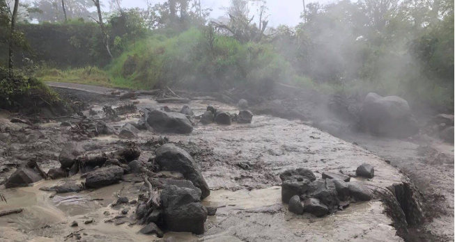 Rincón de la Vieja tuvo erupción de 2km de altura y generó lahares este domingo