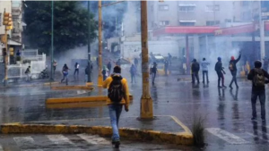 El régimen militar de Nicolás Maduro reprimió a los manifestantes opositores en el Trancazo