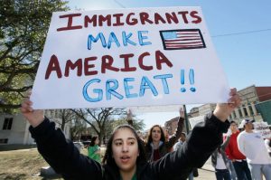 Estados Unidos volverá a deportar a los padres indocumentados de niños con ciudadanía