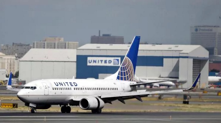 United Airlines suspendió sus vuelos diarios a Venezuela