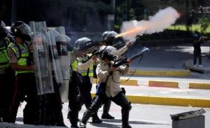 Oposición venezolana contabilizó 196 heridos en protestas del miércoles en Caracas