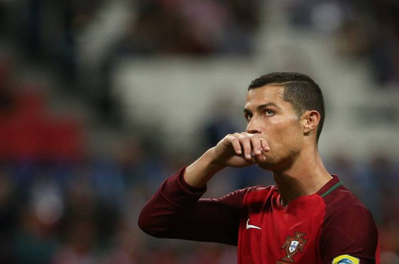 Cristiano Ronaldo mostró en redes a sus hijos recién nacidos