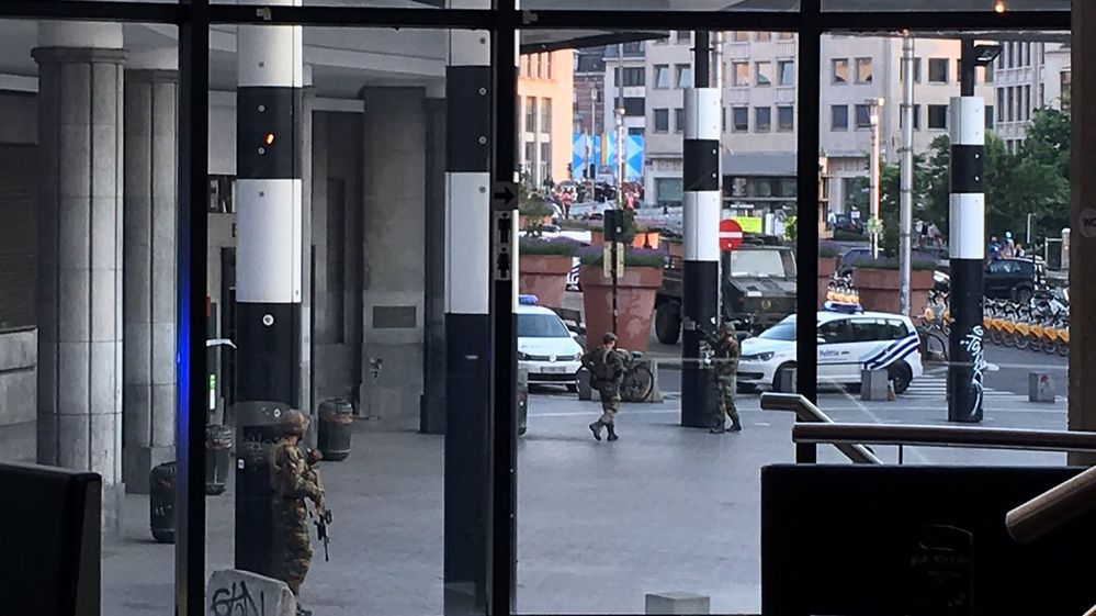 Alerta en Bruselas: evacúan la estación central de trenes por una explosión