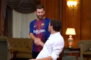 La curiosa reacción de Iker Casillas al ser sorprendido por el imitador de Lionel Messi