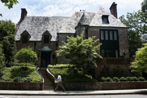 Los Obama se quedan en Washington: compraron la mansión que alquilaban