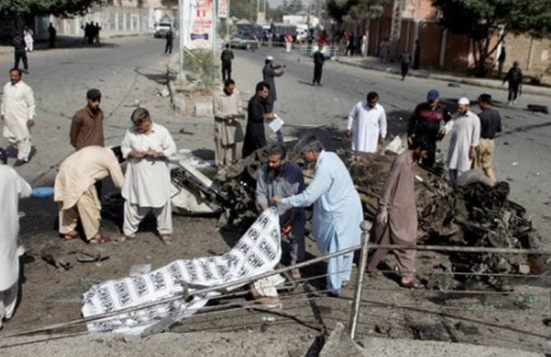 Tres atentados en Pakistán enlutan los últimos días del Ramadán