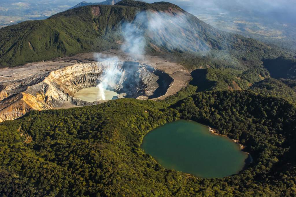Comercios cercanos al Volcán Poas obligados a reducir personal y horarios por baja en turismo
