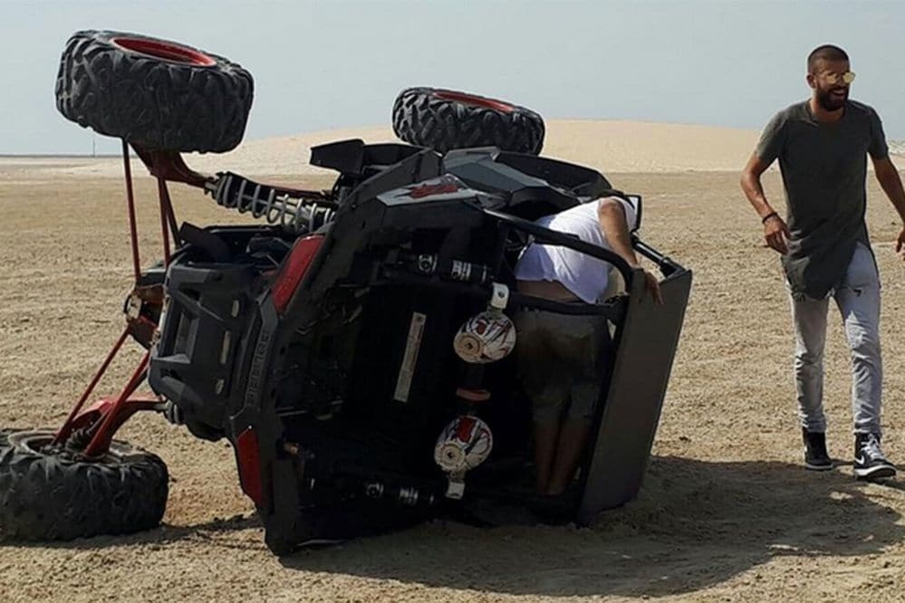 (Vídeo) Gerard Piqué sufrió un accidente en el desierto de Qatar