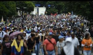 La oposición venezolana llamó a un próximo paro de 48 horas tras los violentos disturbios del sábado