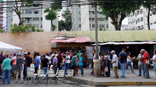 Oposición venezolana afirmó que participación en plebiscito «superó todas las expectativas»