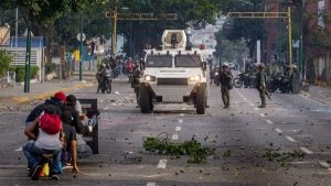 «No tienen chance, es una guerra»: la amenaza de las fuerzas chavistas a los manifestantes