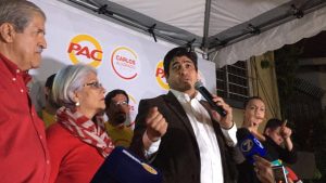 Carlos Alvarado gana candidatura presidencial del PAC