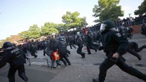 Incidentes en el G-20: miles de militantes antiglobalización se enfrentan con la policía en Hamburgo