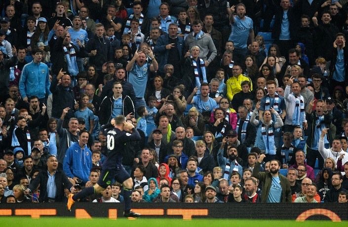 Mismos insultos, cuatro años después: la celebración de Wayne Rooney ante Manchester City que se volvió viral