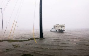 300.000 personas se quedaron sin electricidad en Texas por el paso del huracán Harvey
