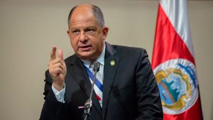 Solís acusa campaña de “desprestigio” al gobierno por cuestionamientos sobre cemento