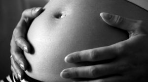 Colegio de Médicos insiste en que aborto debe ser la última opción para la madre