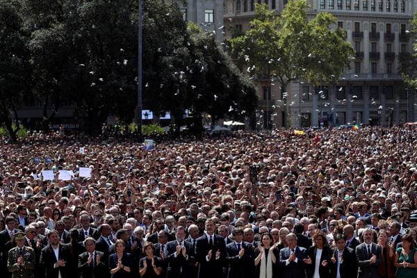 Barcelona vuelve a marchar contra el terror yihadista a 9 días del trágico atentado