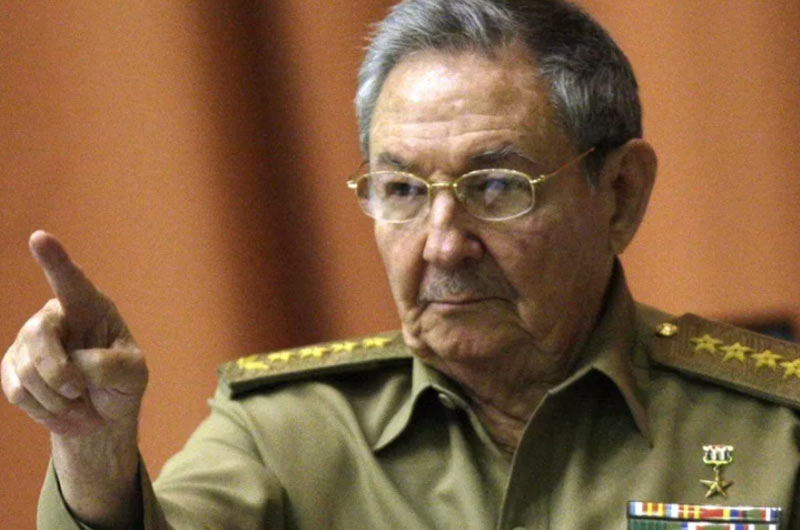 Cuba suspende nuevas licencias para trabajo privado