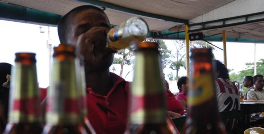 32 comercios de Quepos, Santa Cruz y Nicoya vendían licor sin tener patente