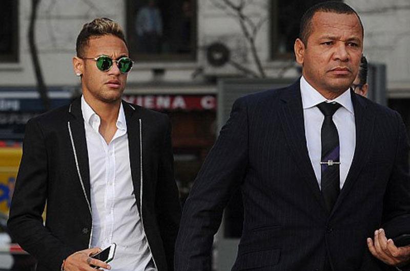El plan del papá de Neymar para embolsar USD 80 millones con el traspaso de su hijo al PSG