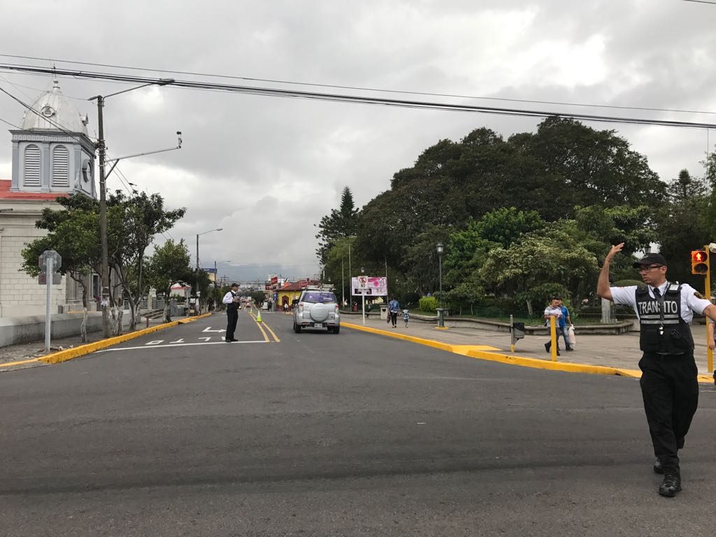 8 conductores multados durante primer día laboral de cambios viales en Tibás