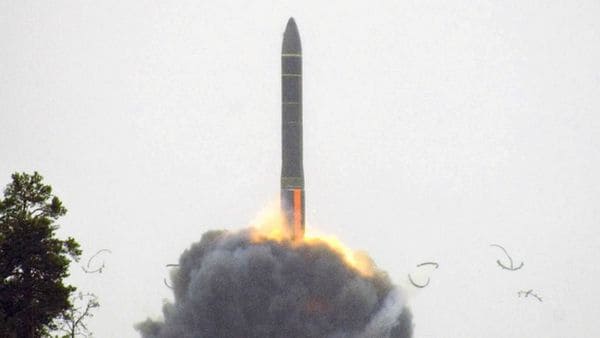 Rusia probó un misil intercontinental diseñado para superar el escudo defensivo de Estados Unidos
