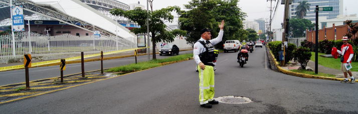 70 oficiales de tránsito se encargarán de sancionar carros mal estacionados en alrededores de La Sabana