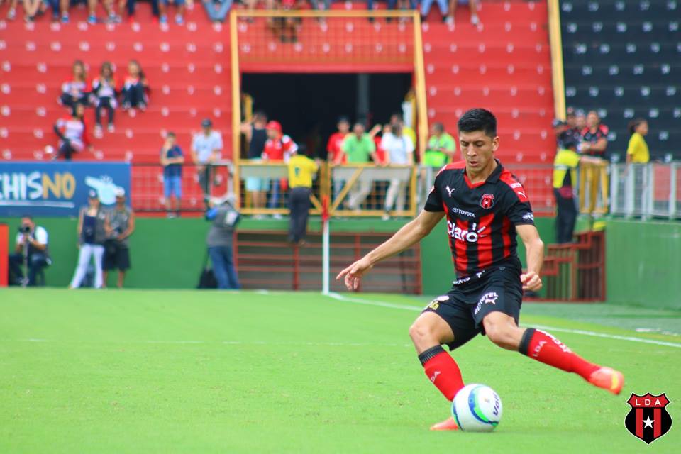 Cristopher Meneses regresará esta semana a los entrenamientos de Alajuelense