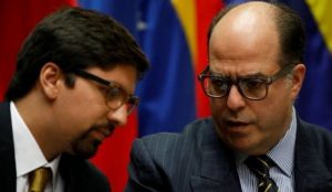 Oposición venezolana inicia gira europea para reunir apoyos contra gobierno de Nicolás Maduro