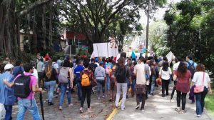 Universitarios protestan en Asamblea Legislativa por más presupuesto para educación