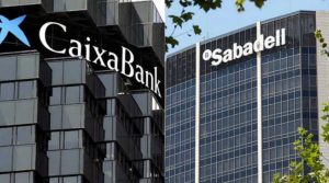 Los dos principales bancos de Cataluña buscan mudar su sede a otras regiones de España