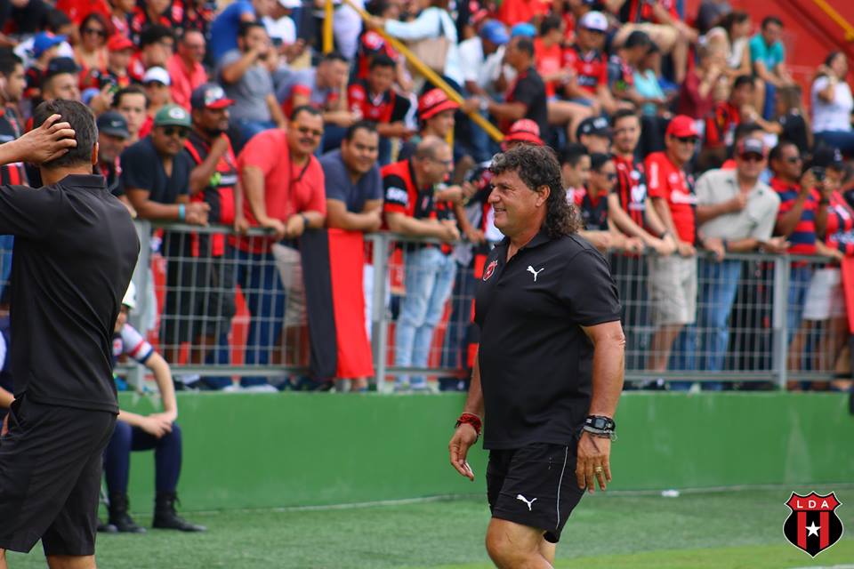 Mauricio Montero no seguirá como asistente técnico de Wílmer López