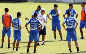 Pinto anunció convocatoria de Honduras para repechaje ante Australia