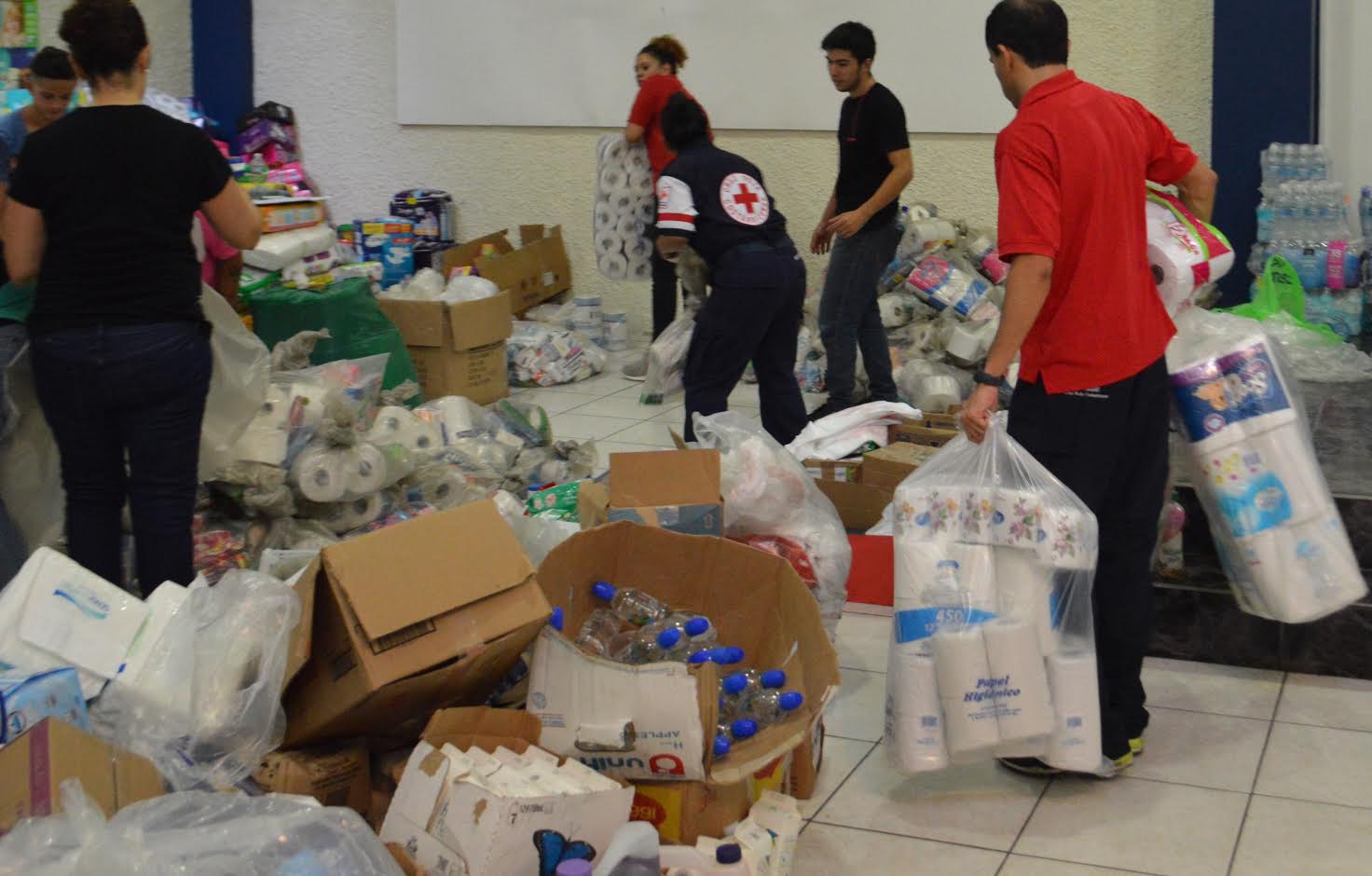 Cruz Roja reporta donaciones de ropa vieja y enlatados vencidos en atención de emergencia