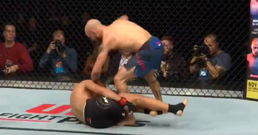 19 puñetazos en 11 segundos: ráfaga de golpes en la cabeza de un luchador de UFC