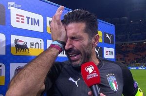 (Vídeo) Entre lágrimas, así fue el retiro de Gianlugi Buffon de la selección de Italia