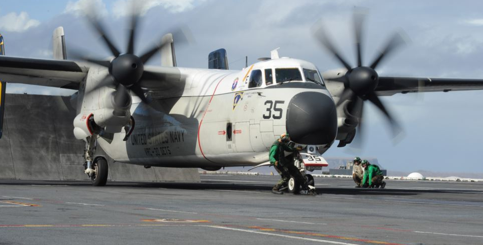 Avión militar de EE.UU. se estrella en el mar con 11 a bordo